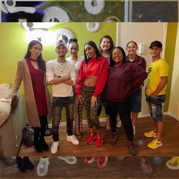 Meet your Posher, Sonja - Picture 1 of 1